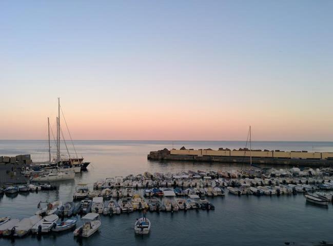 Appartamento Al Centro Di Ustica Isola di Ustica Exterior foto