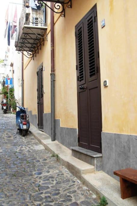 Appartamento Al Centro Di Ustica Isola di Ustica Exterior foto